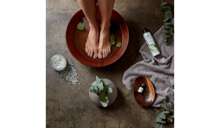 Everything You Need To Create A Brilliant Spa Party For Friends