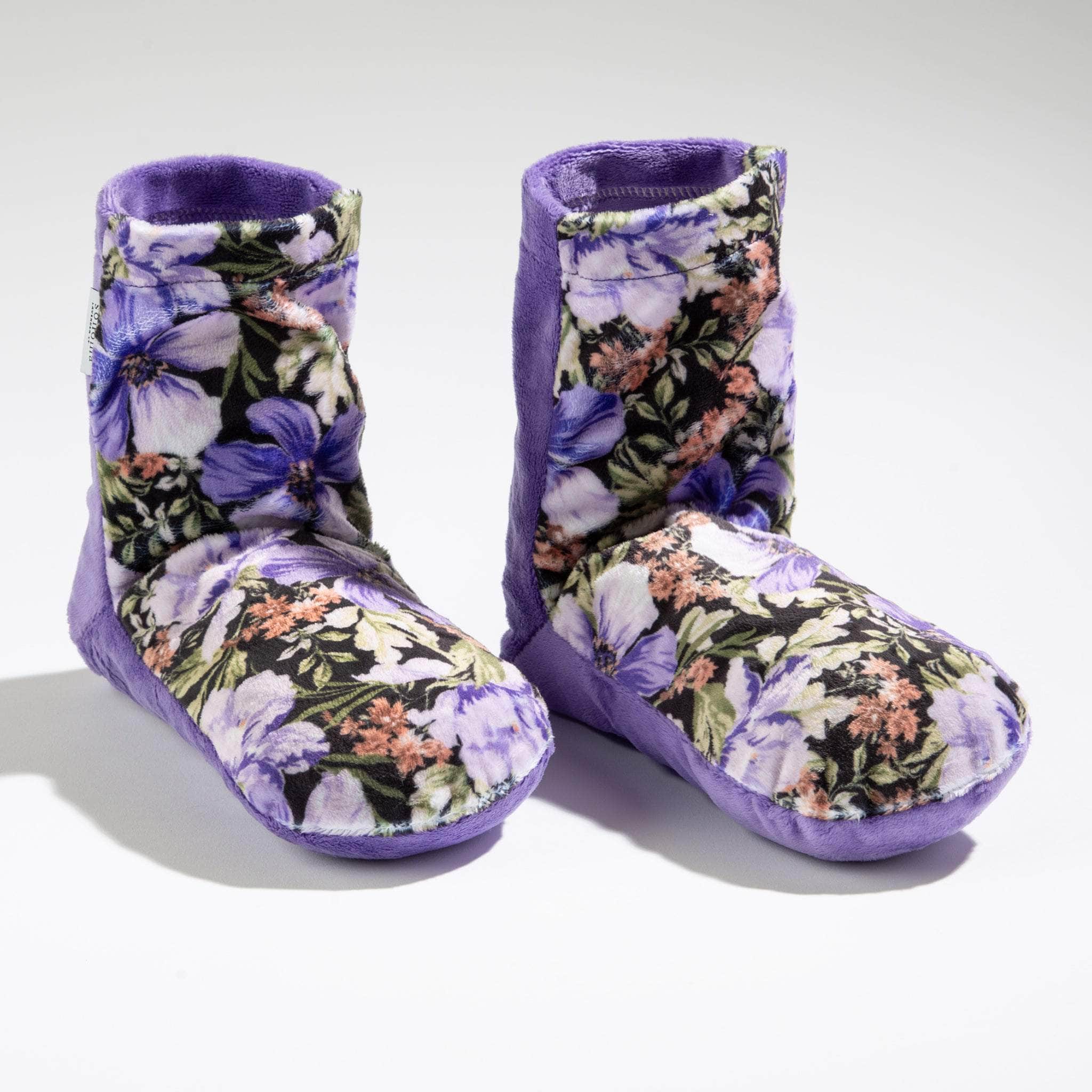 Indulge in at-home luxury with our Lavender Spa Booties. Infused with calming lavender, these cozy booties offer soothing warmth and comfort, perfect for relaxing after a long day. Ideal for a spa-like experience for tired feet.