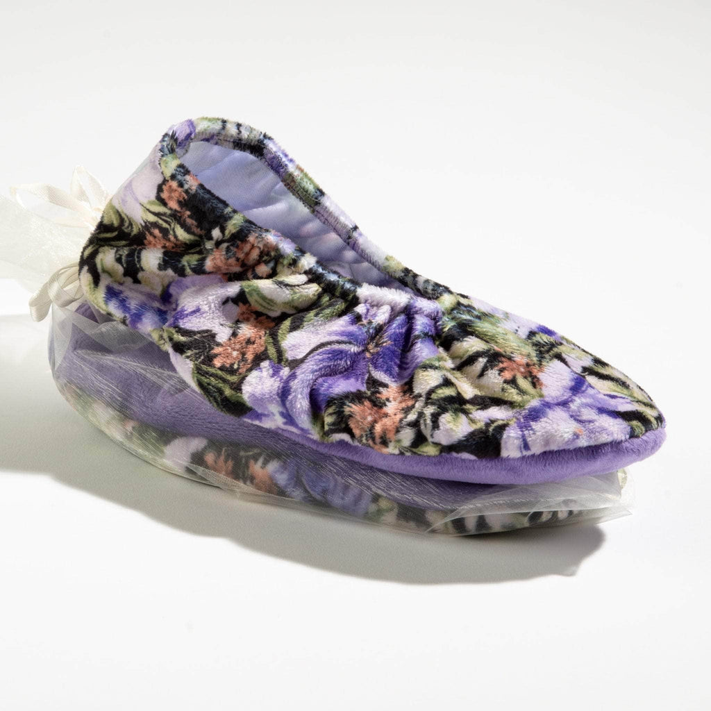 Indulge in at-home luxury with our Lavender Spa Footies. Infused with calming lavender, these cozy ooties offer soothing warmth and comfort, perfect for relaxing after a long day. Ideal for a spa-like experience in the comfort of your own home.